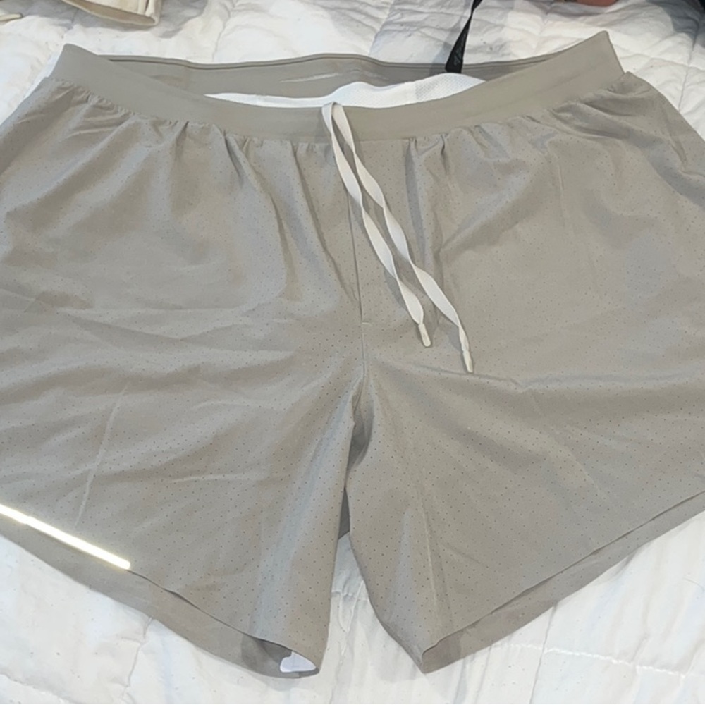 Men's Tan Shorts